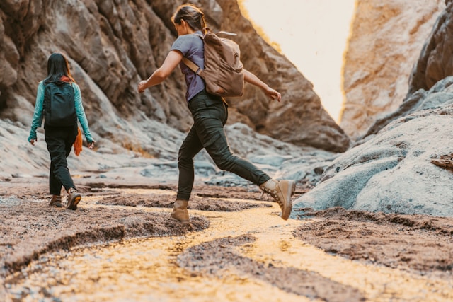 women adventure hiking women adventure hiking